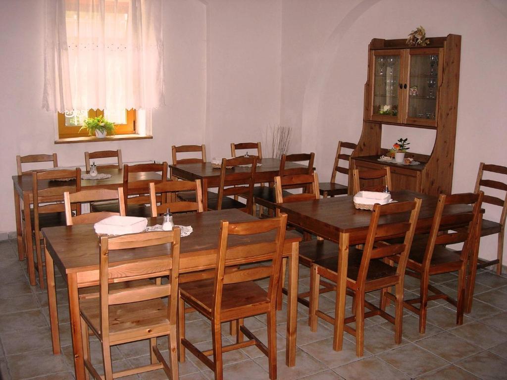 Penzion Ve Skale Локет Экстерьер фото