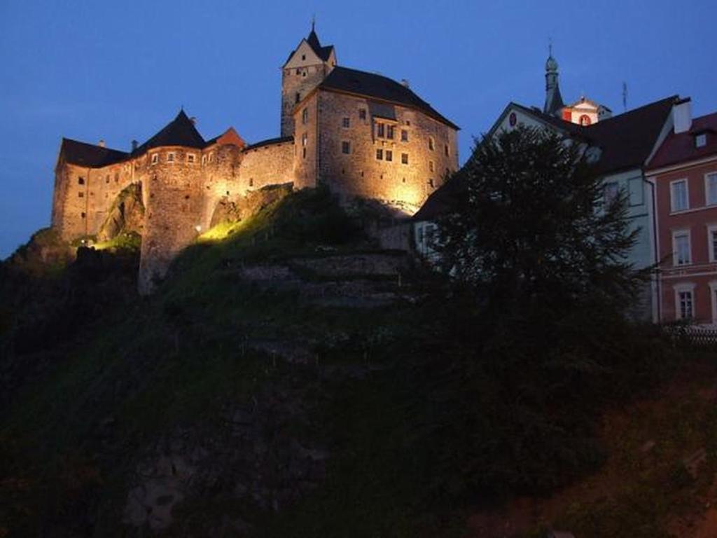 Penzion Ve Skale Локет Экстерьер фото
