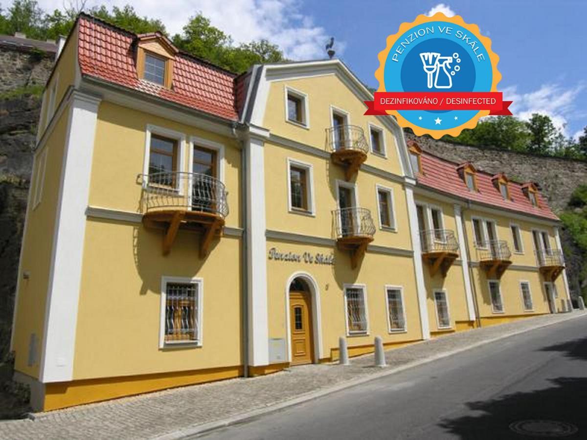 Penzion Ve Skale Локет Экстерьер фото